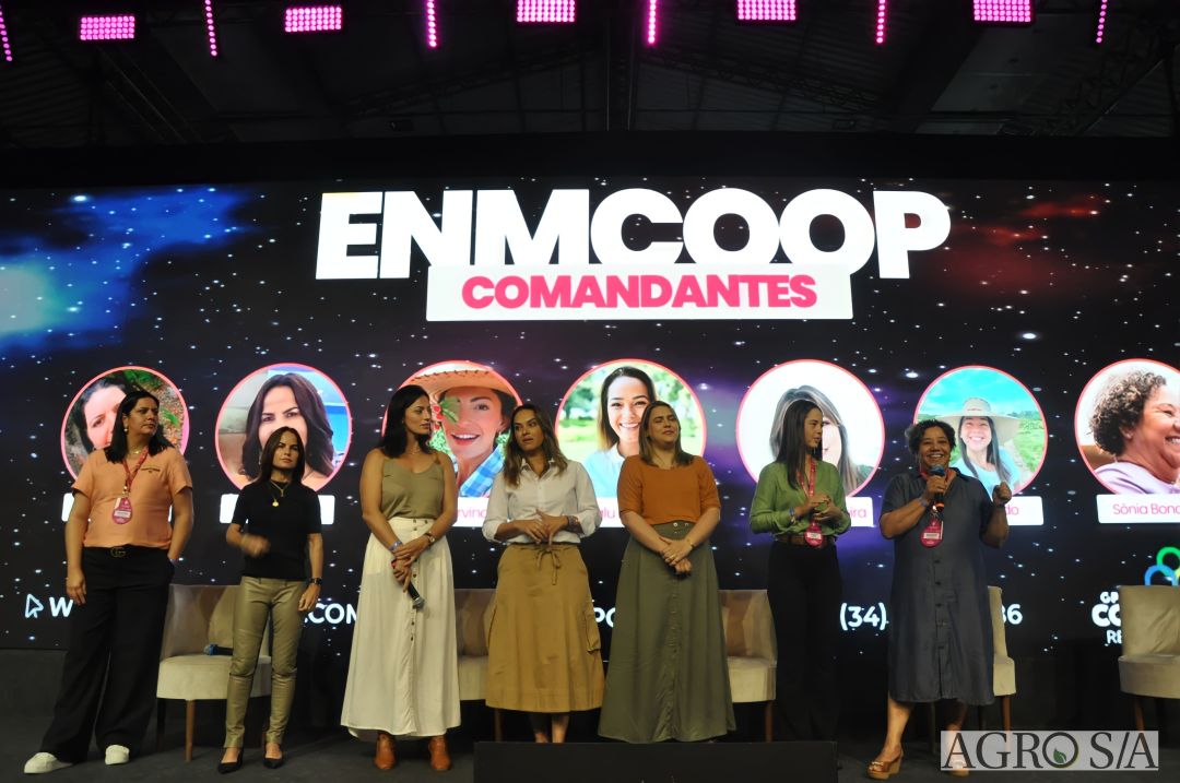 Emoção e Surpresas Marcam o Segundo Dia do Enmcoop em Florianópolis