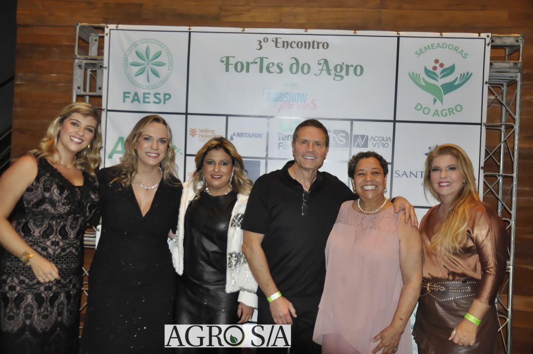 Mãe do Agro, líder de todos nós. Quando ela chama, nós e o campo respondemos.