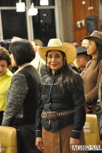 JULIANA-SALVA-DE-PRATA-124