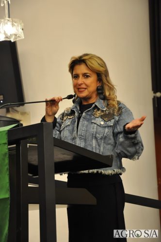 JULIANA-SALVA-DE-PRATA-166