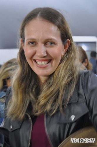JULIANA-SALVA-DE-PRATA-54